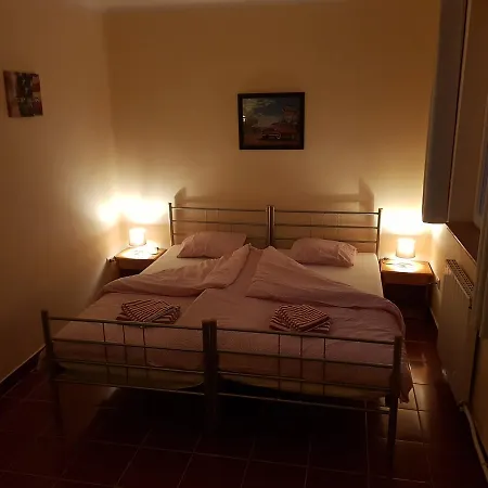 Woodside Panzio B&B *